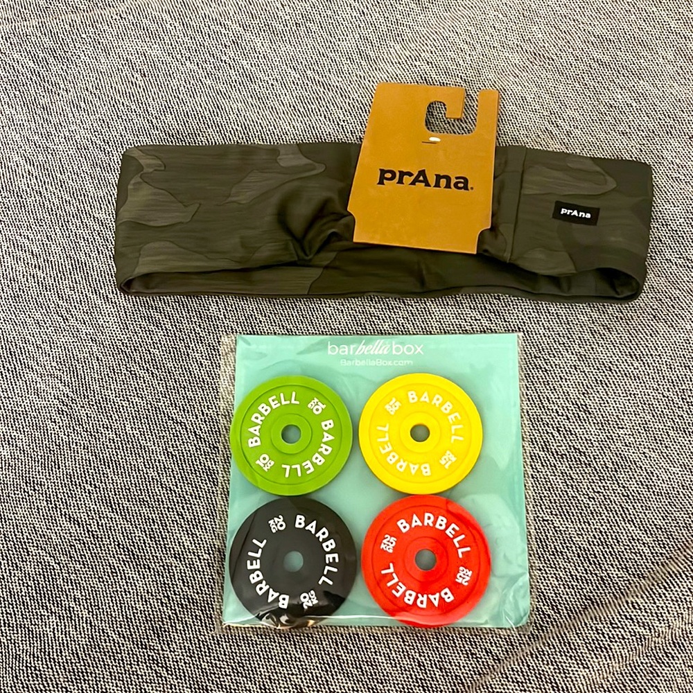 BARBELLA BOX November 2023 magnets Prana headband